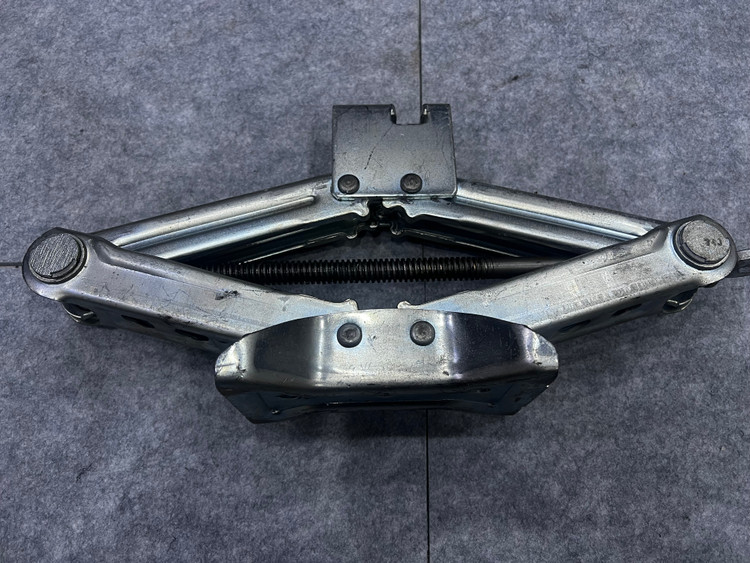 جک نیسان P5 1100